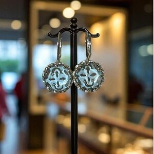 Vintage Avon light blue cut out pattern, silver plated pierced earrings 🩵🩵